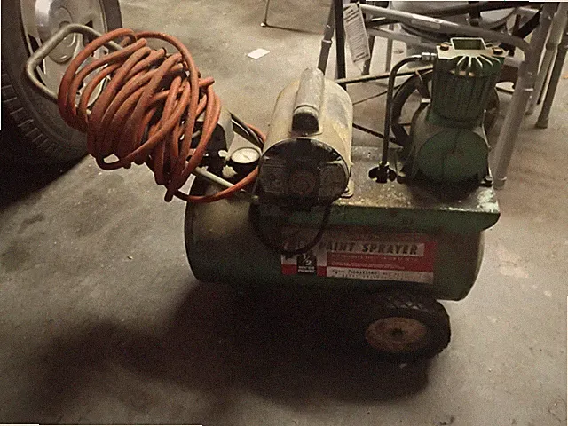Air Compressor/Paint Sprayer. Continuous Use